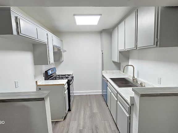 5th image of 11199 Otsego St #114