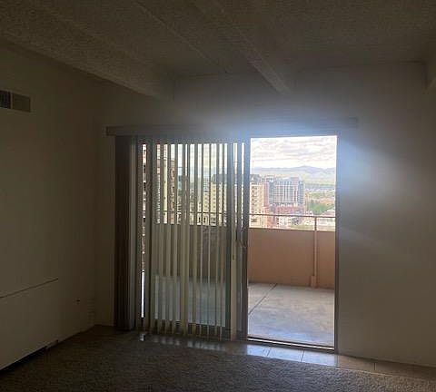 4th image of 1055 N Logan St #1302