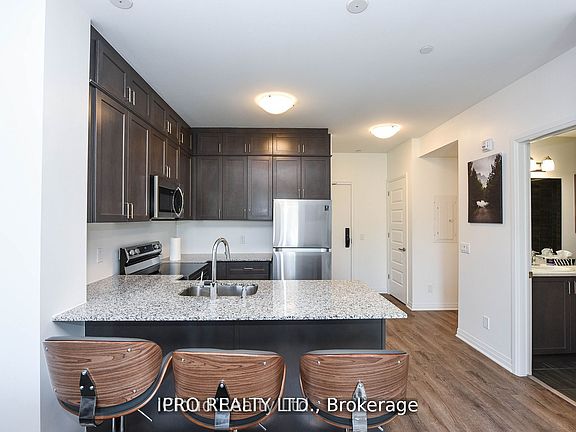 5th image of 95 Dundas St W #4