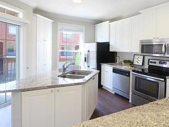 5th image of 824 Bering Dr APT 5305