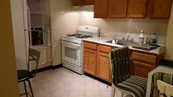 2nd image of 2622 18th St #R1