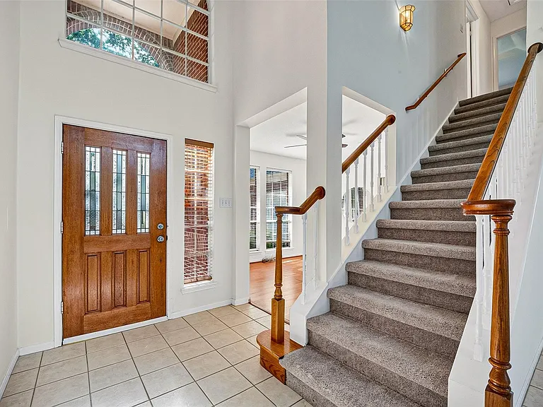 2411 Charter Oaks Ct — Photo 19