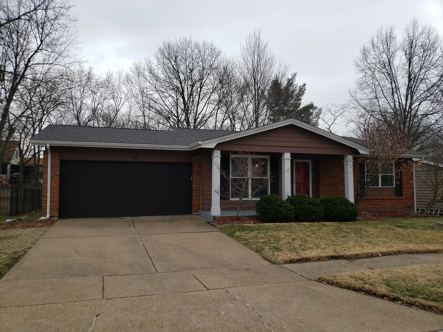 256 Village Meadow Dr photo 1