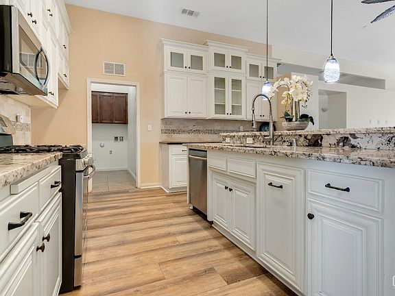 3rd image of 9320 Cadbury Dr