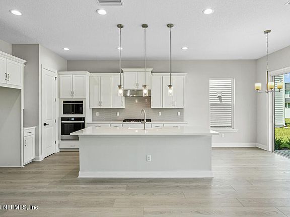 3rd image of 113 VALLEY FALLS Way