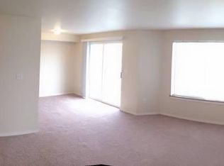 13735 Linden Ave N APT B203, Seattle, WA 98133