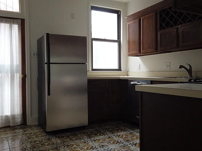 604 9th St NE #9 — Photo 25