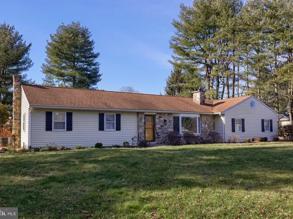 21 Bittersweet Dr, Hershey, PA 17033