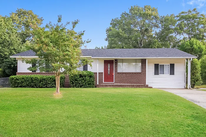 2801 Deen Ave — Photo 1