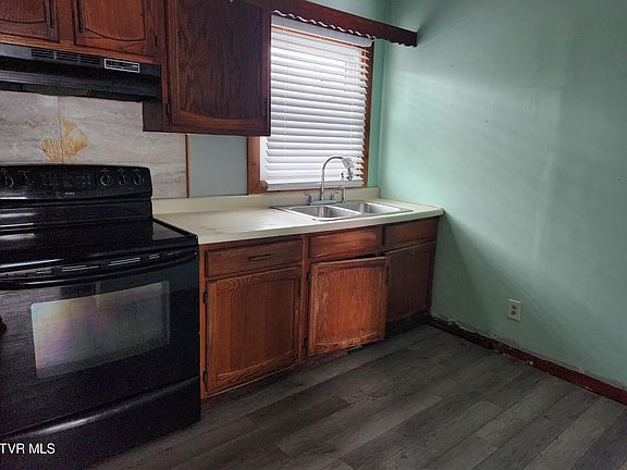 3rd image of 2329 Cranshaw Dr