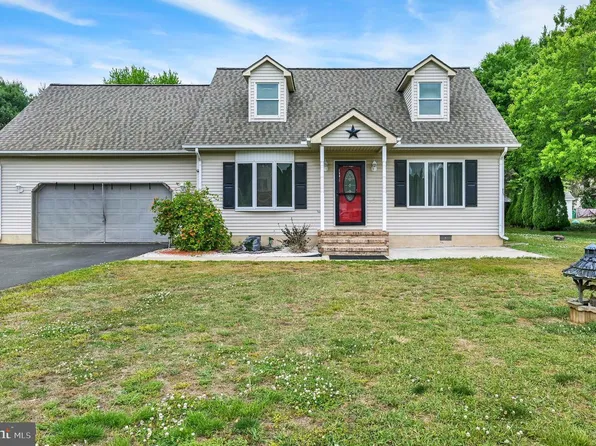 13 Springwood Dr, Dover, DE 19904
