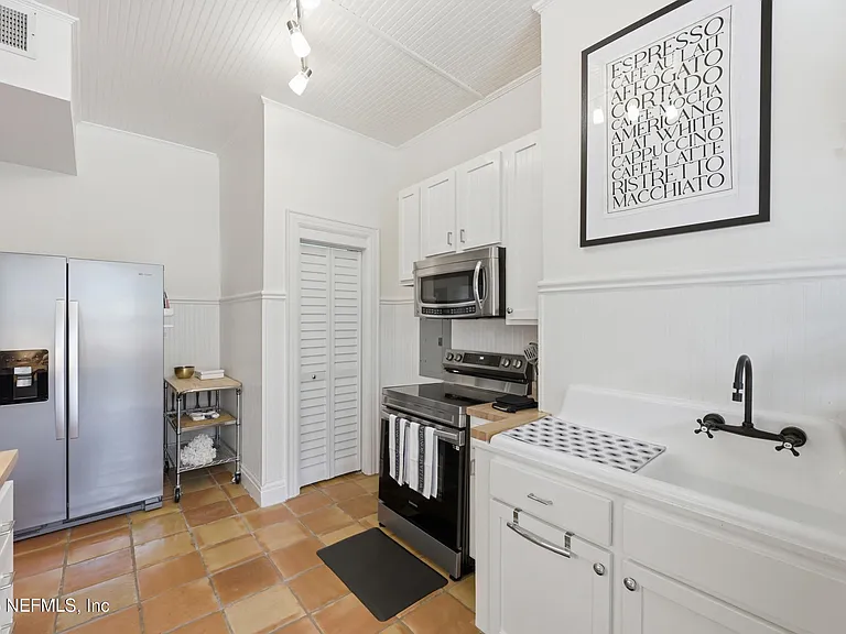 1786 Challen Ave #2 — Photo 9