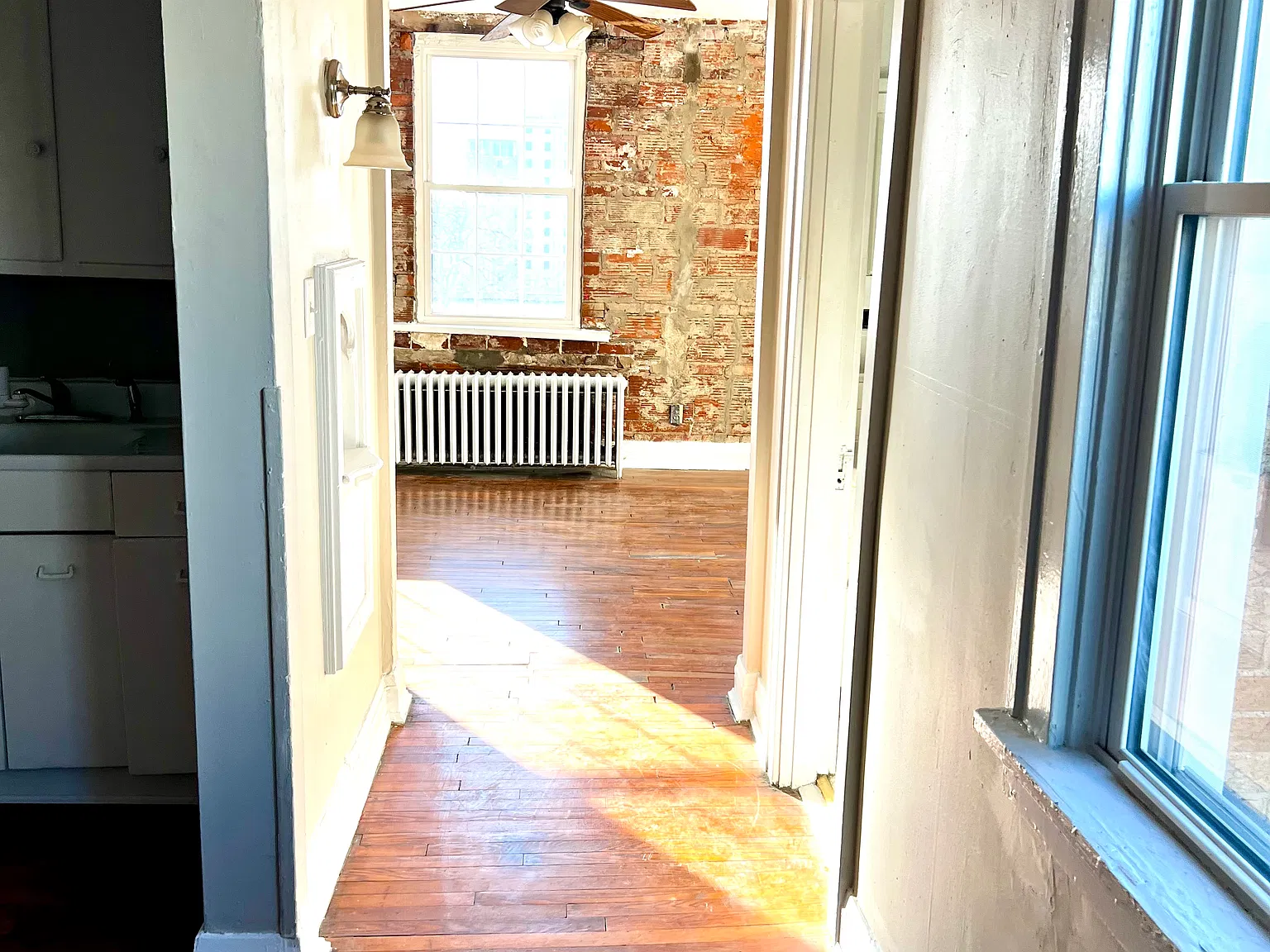 2722 Short Vine St — Photo 4
