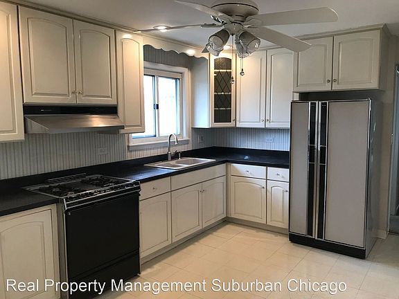 4th image of 112 W Diversey Ave Unit 2