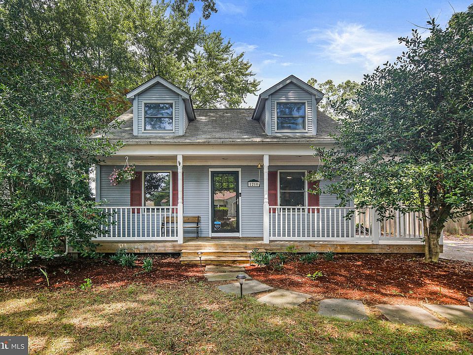 1st image of 1210 Barbud Ln