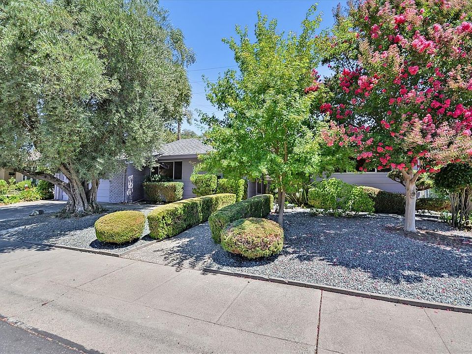 1st image of 6571 Lake Park Dr