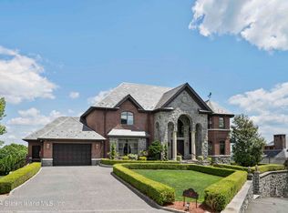 68 Signal Hill Rd, Staten Island, NY 10301