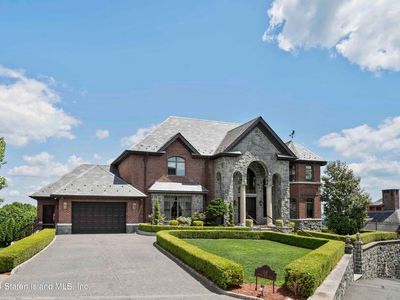68 Signal Hill Rd, Staten Island, NY, 10301