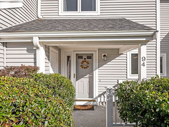 3rd image of 94 Westcliff Dr