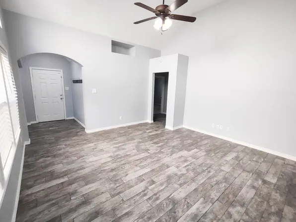8929 Holliday Ln, Aubrey, TX 76227
