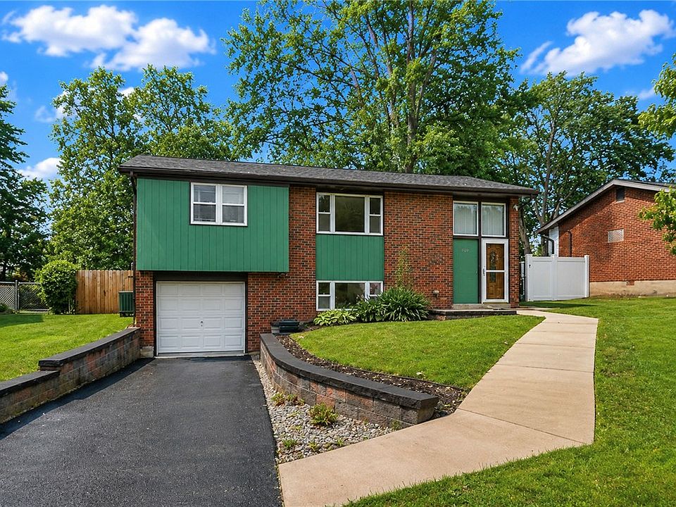 1st image of 414 Alpine Village Dr
