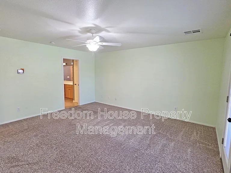 111 Mondale Ct — Photo 26