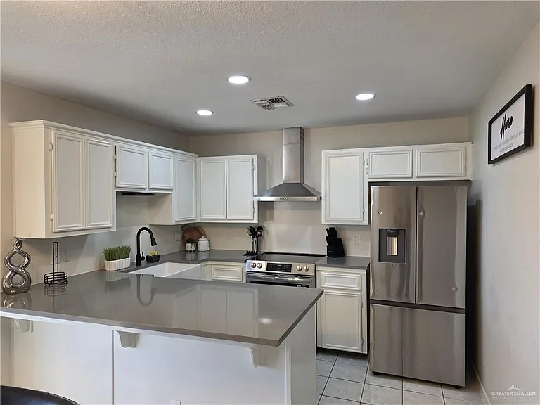 3030 Ashley Pl #H — Photo 12