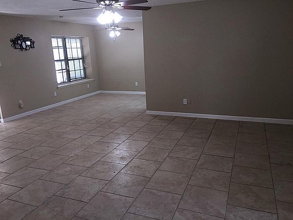 5th image of 2406 Goldenrod St