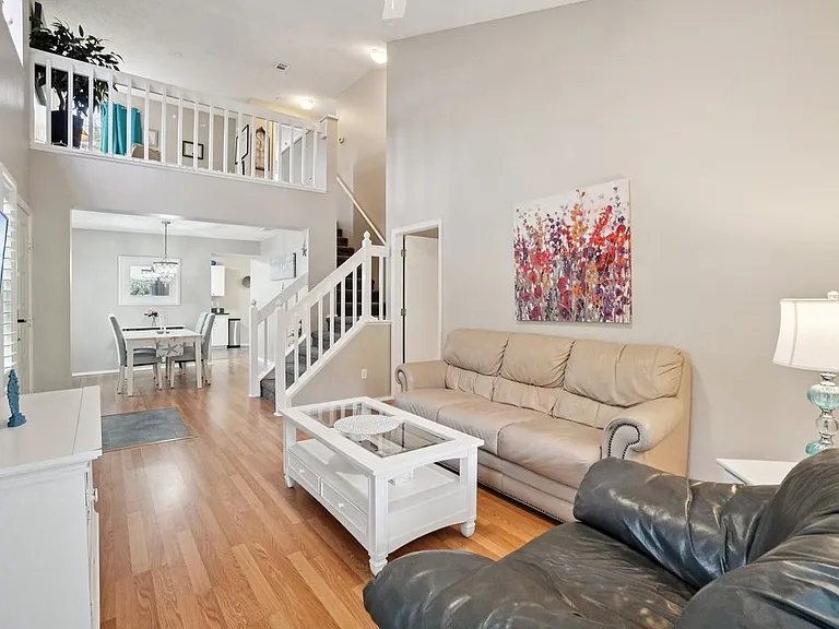 2243 Andover Cir — Photo 6