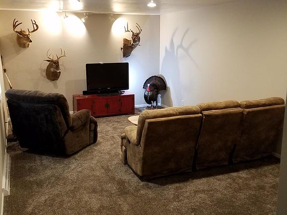 3rd image of 10400 Leland Dr