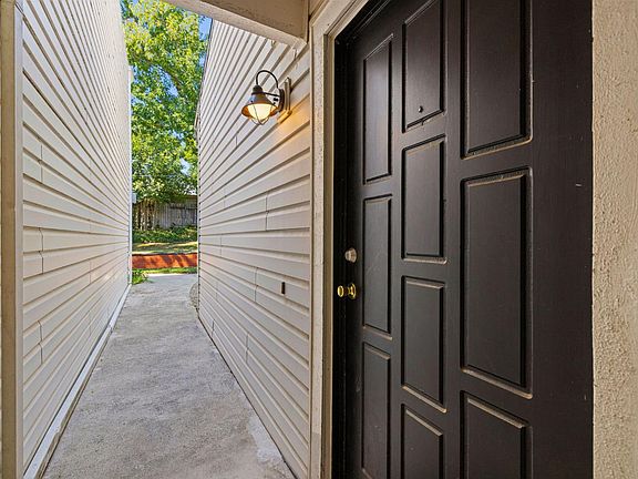 2nd image of 7237 Cinnamon Cir
