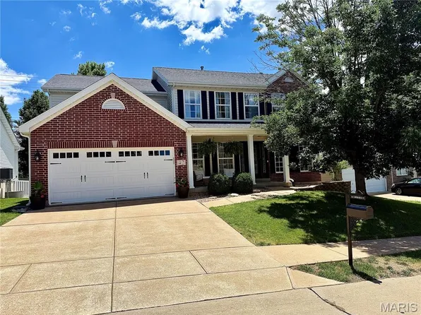 42 Clovercrest Ct, Saint Louis, MO 63129