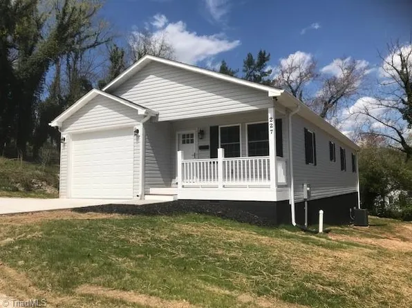 227 E Elm St, Mount Airy, NC 27030