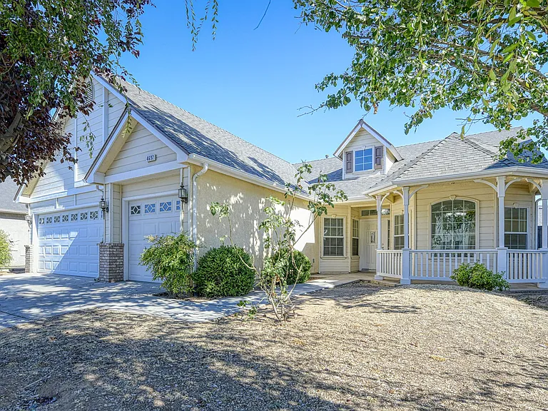 W Celeste Ave — Photo 26