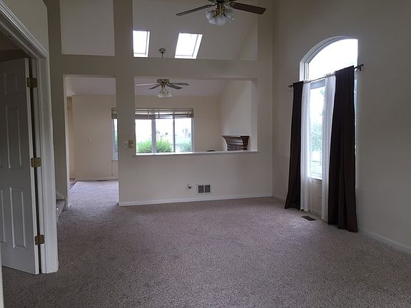4th image of 2991 Brisbane Dr