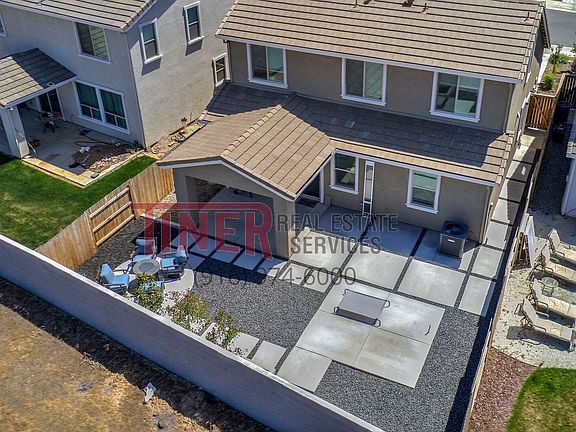 3rd image of 741 Swallowtail Ct
