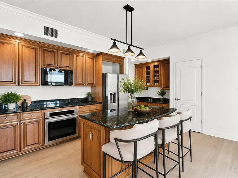 100 Beach Dr NE #1501 — Photo 16
