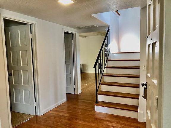 3rd image of 6915 Azalea Dr