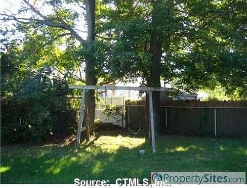 5th image of 60 White Oak Ave