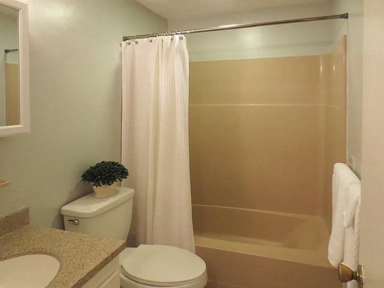 52 Swanson Ct — Photo 6