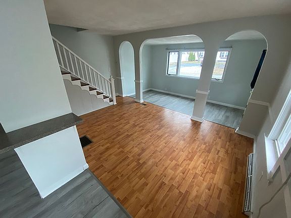 4th image of 28 Fulton St