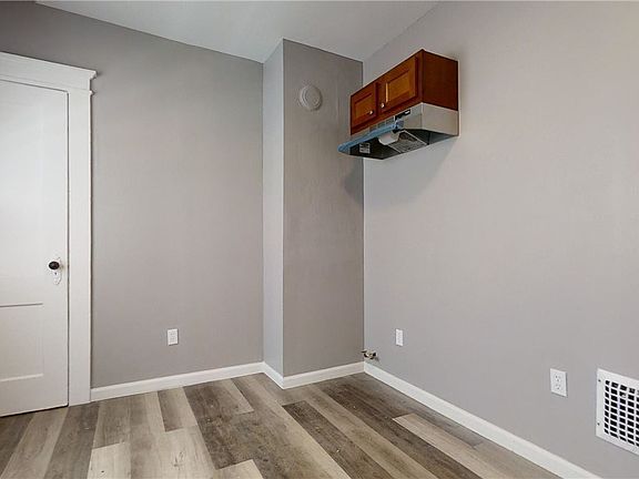 2nd image of 226 Blaine Ave