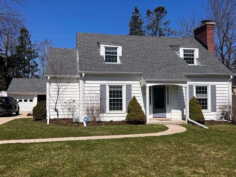 312 E Willow Rd — Photo 1