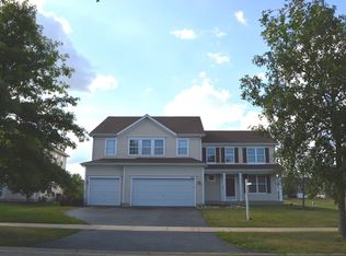 821 Preston Ln, Oswego, IL