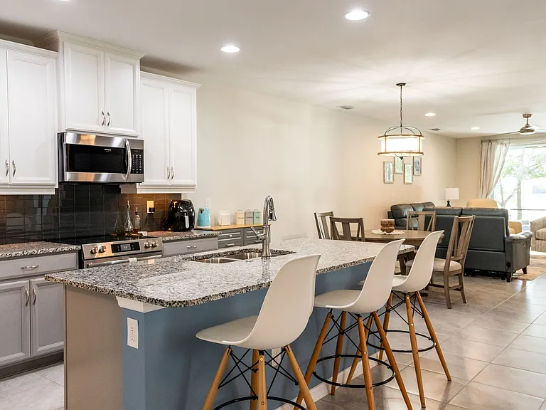 14888 Edgewater Cir — Photo 11