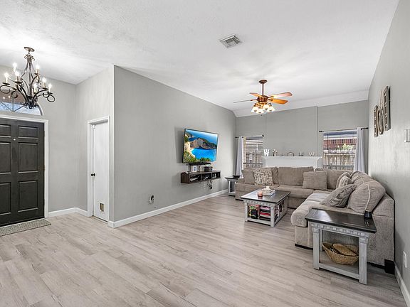 5th image of 313 Trail Ride Rd