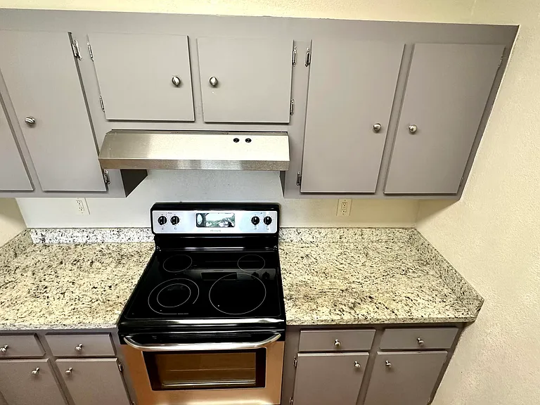 1632 Meadows Cir W — Photo 14