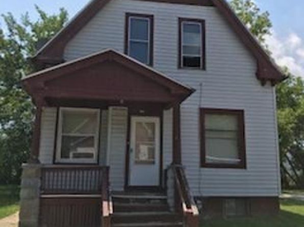 1327 W Albany Pl