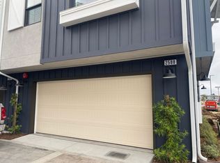2588 Chamomile Ln, Carlsbad, CA 92008