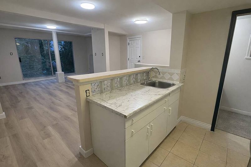 Vancouver Apartment for rent - 0 Bedrooms — photo 4